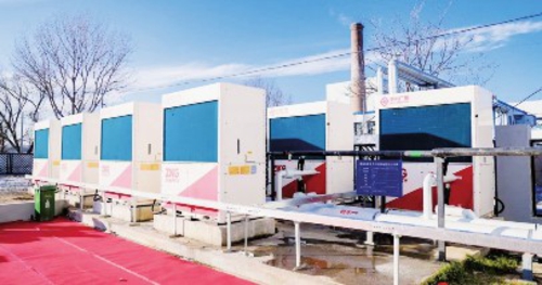 在北京市順義區,9臺混動熱泵機組為城建設計科技產業園區及國家工程研究中心提供供冷供暖需求。中科廣能/供圖